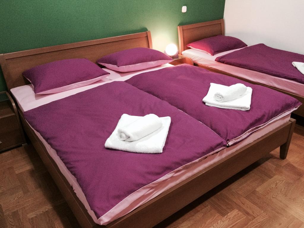 Guest House Seperic Ястребарско Екстериор снимка