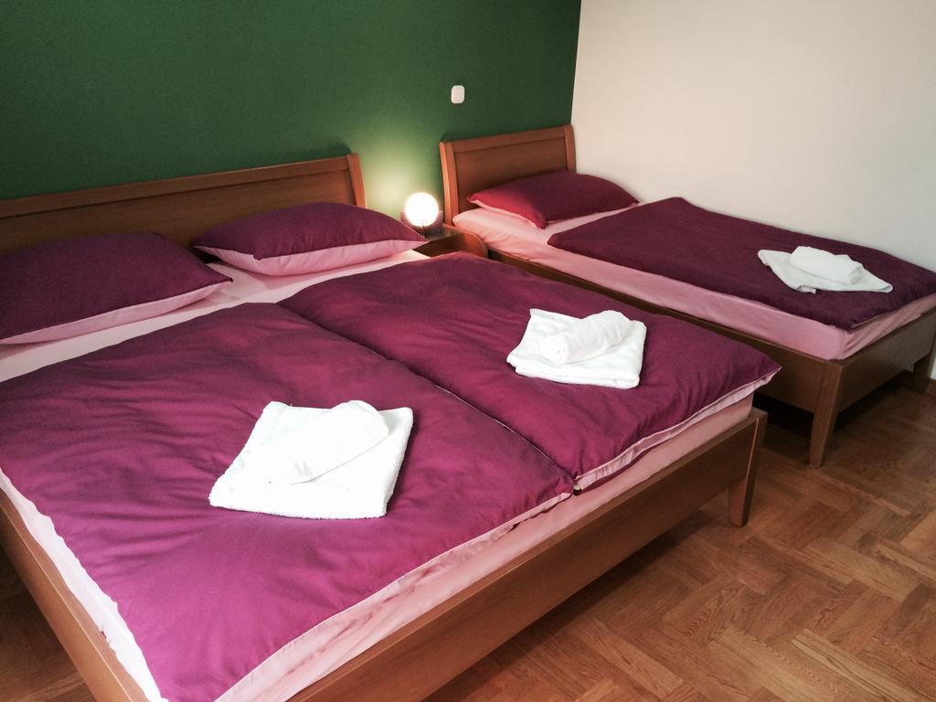 Guest House Seperic Ястребарско Екстериор снимка