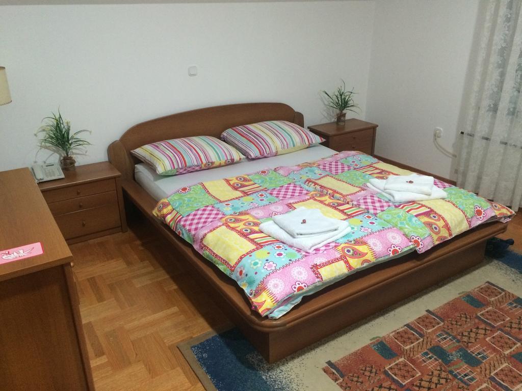 Guest House Seperic Ястребарско Екстериор снимка